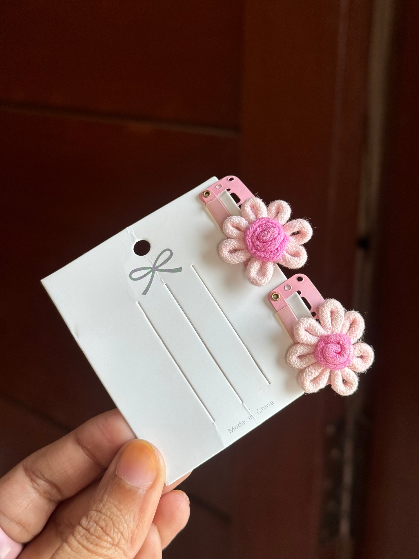 B198 BABY WISP CLIP PAIR