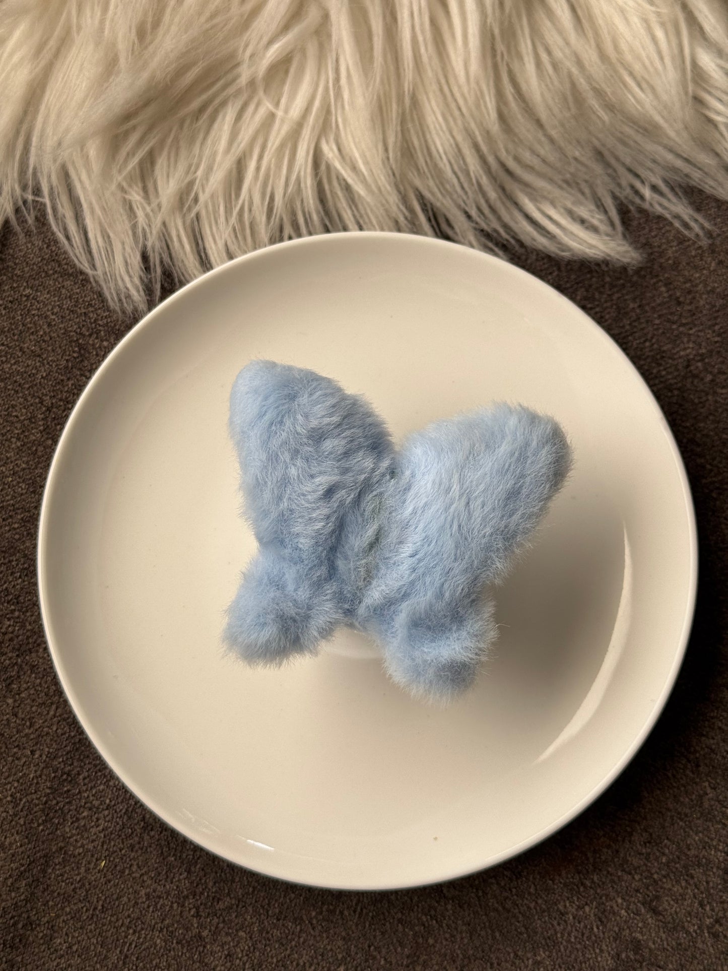 A161 BUTTERFLY FUR HAIR CLAW