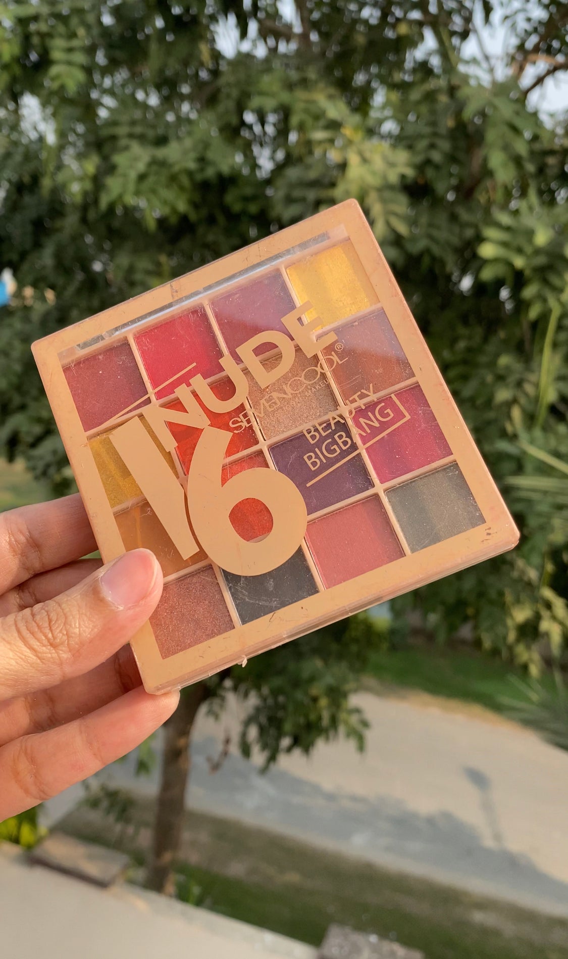 C3 SEVEN COOL EYESHADOW PALETTE