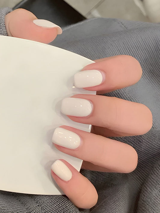 WHITE NAIL COLOR