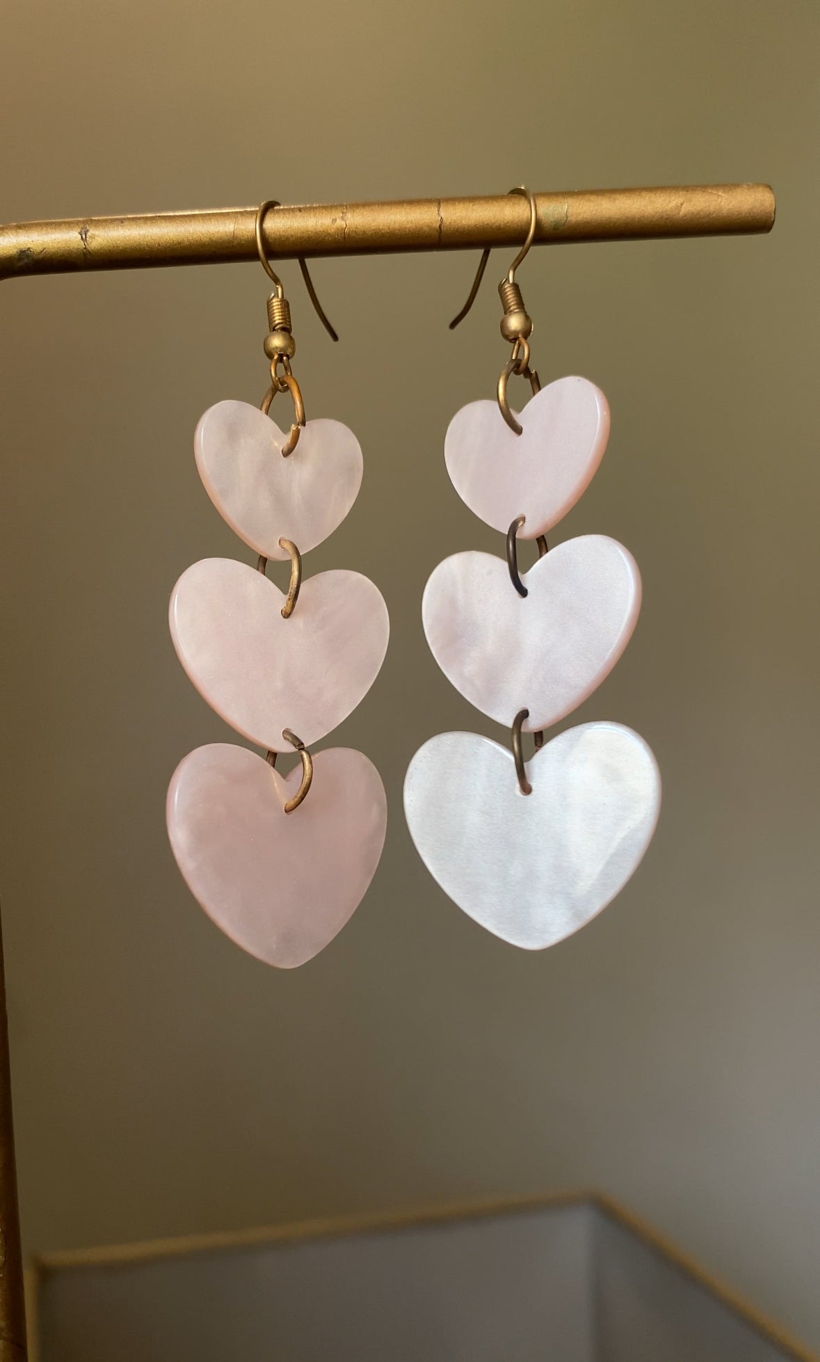 F93 HEART EARRINGS