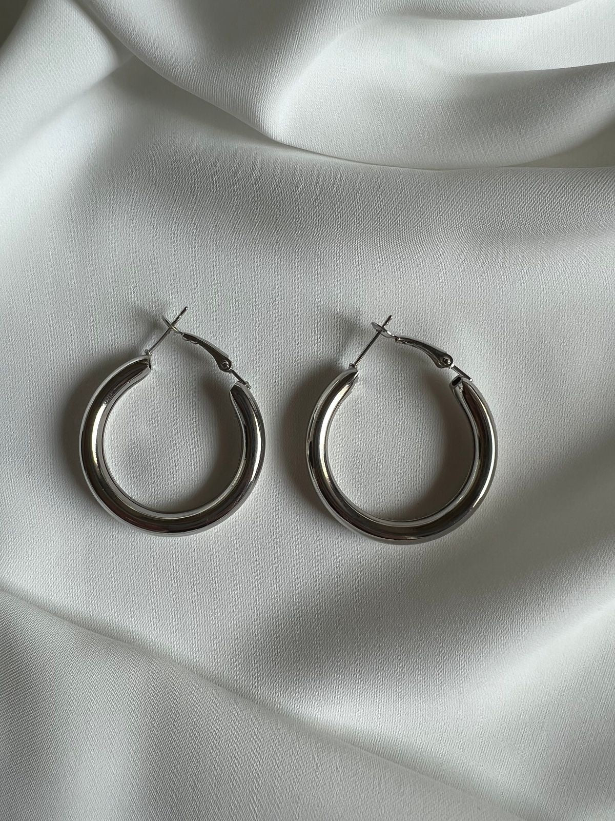 SILVER PIPE HOLLOW HOOPS CYLINDER JEWELLERY PRODUCT