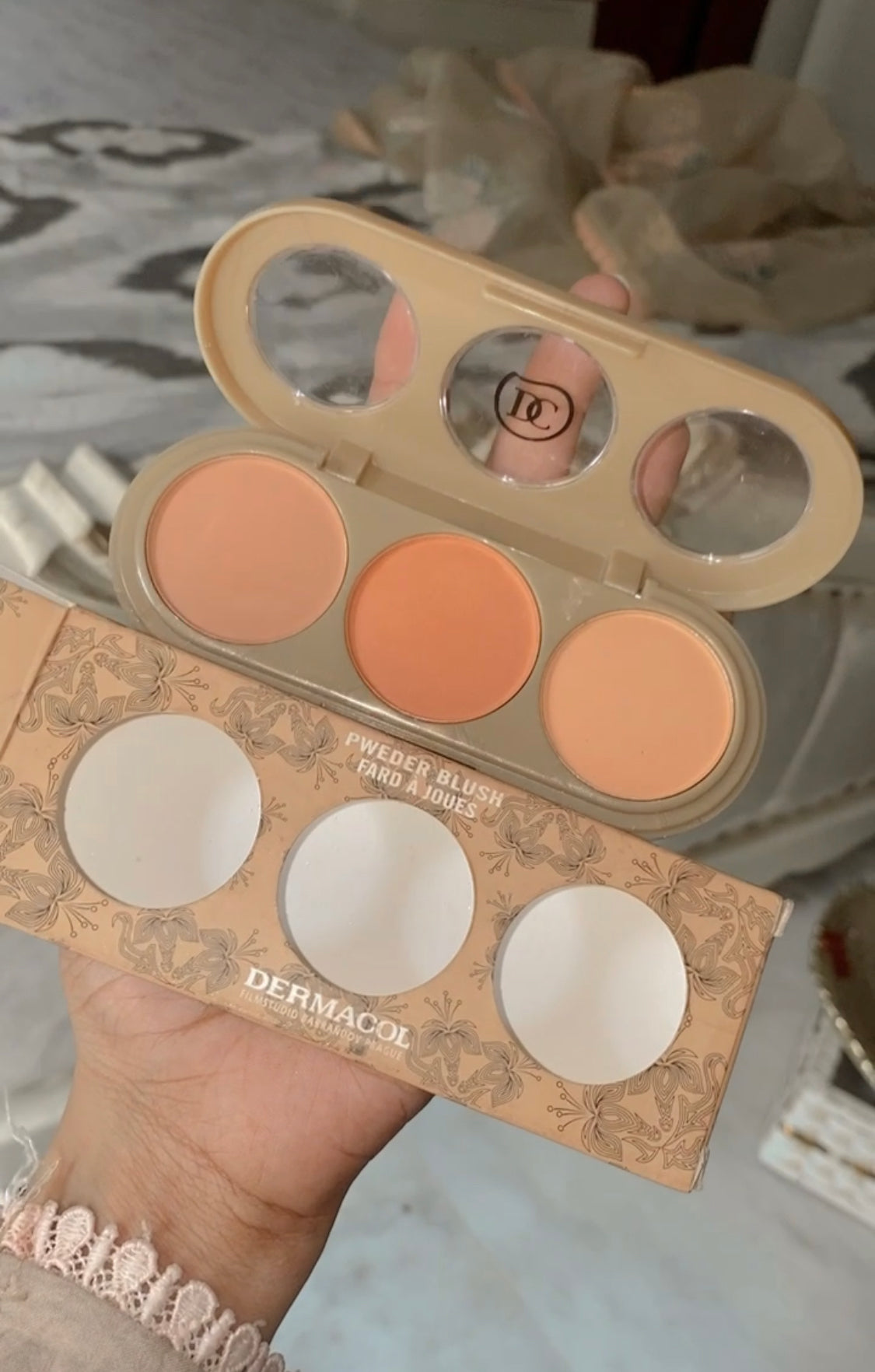 DERMACOL POWDERED BLUSH