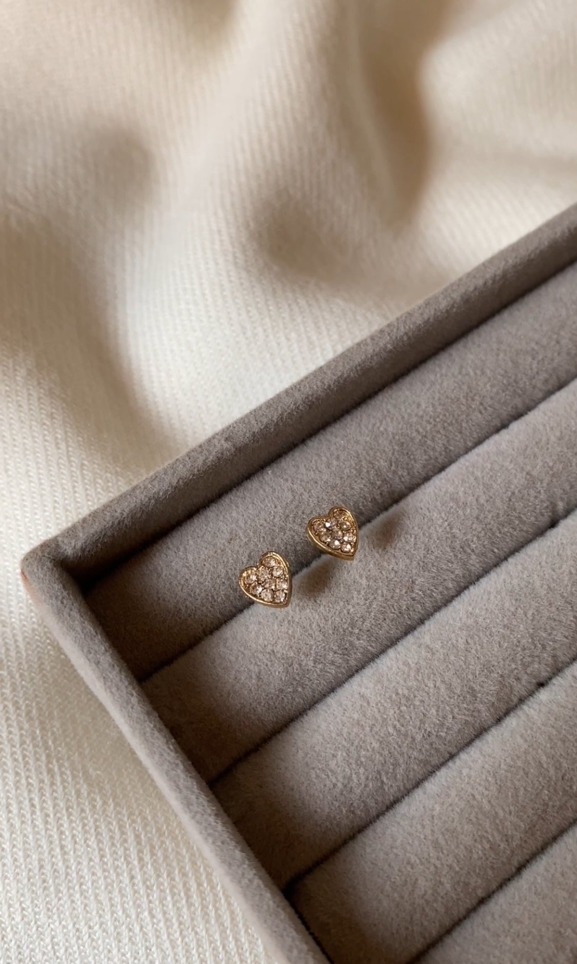 D HEART STUDS