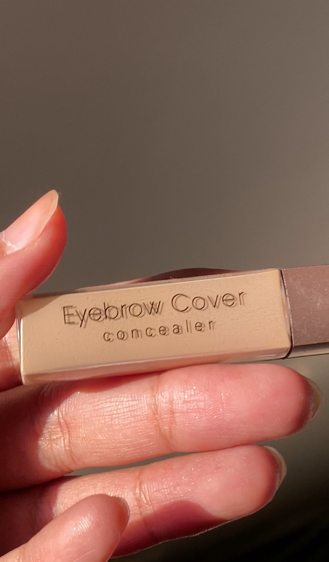 KISS NEW YORK EYEBROW COVER CONCEALER / EYEBROW PRIMER