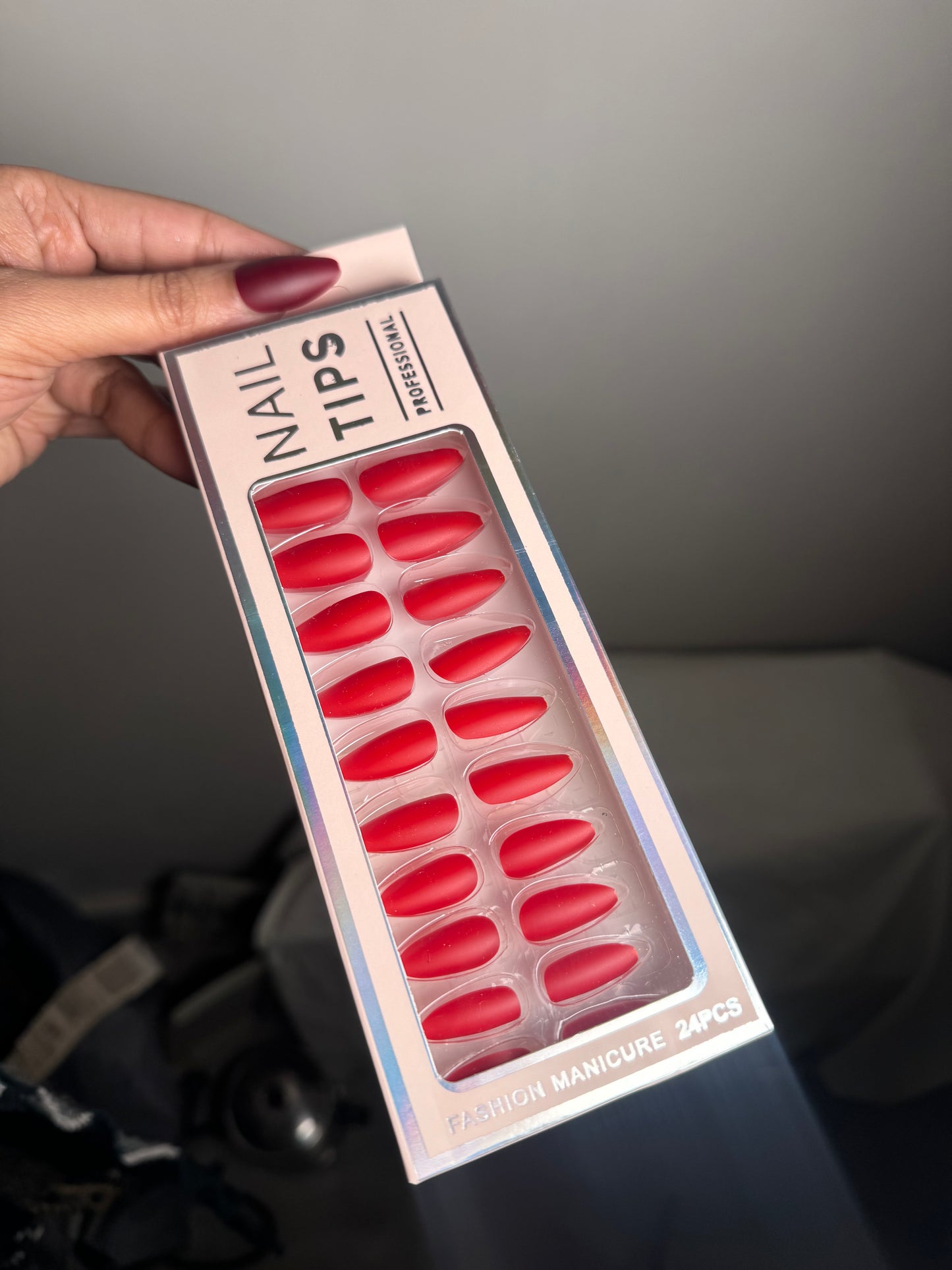 24 PIECES RED NAIL SET WITH STICKER SET