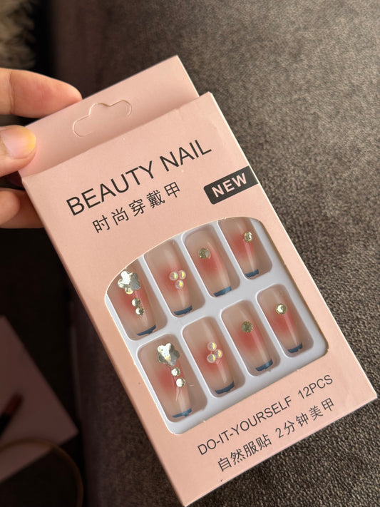 B28 NAIL SET WITH STICKER PACK (12 NAILS)