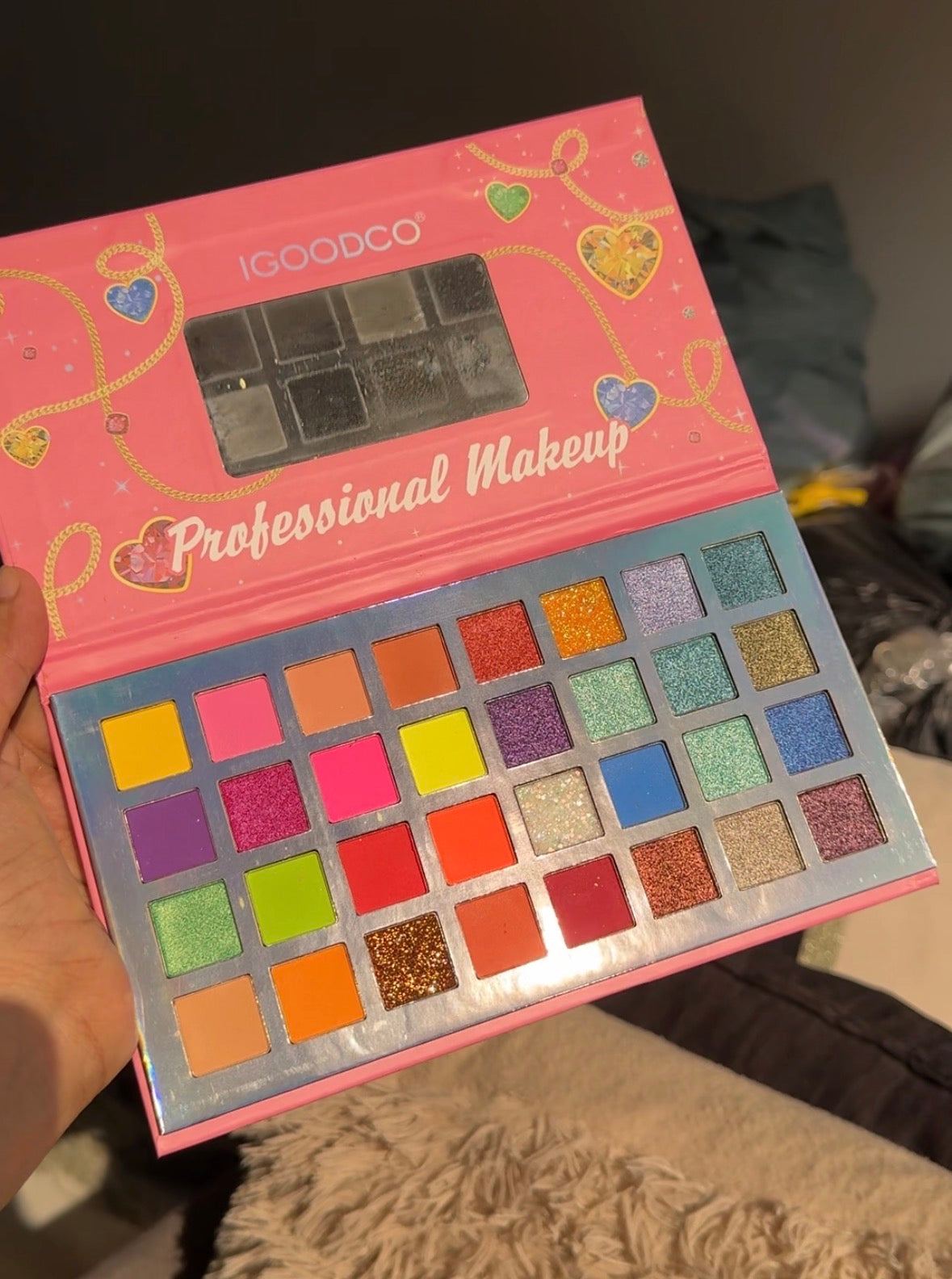 10 DAZZLE CHARM EYESHADOW PALETTE