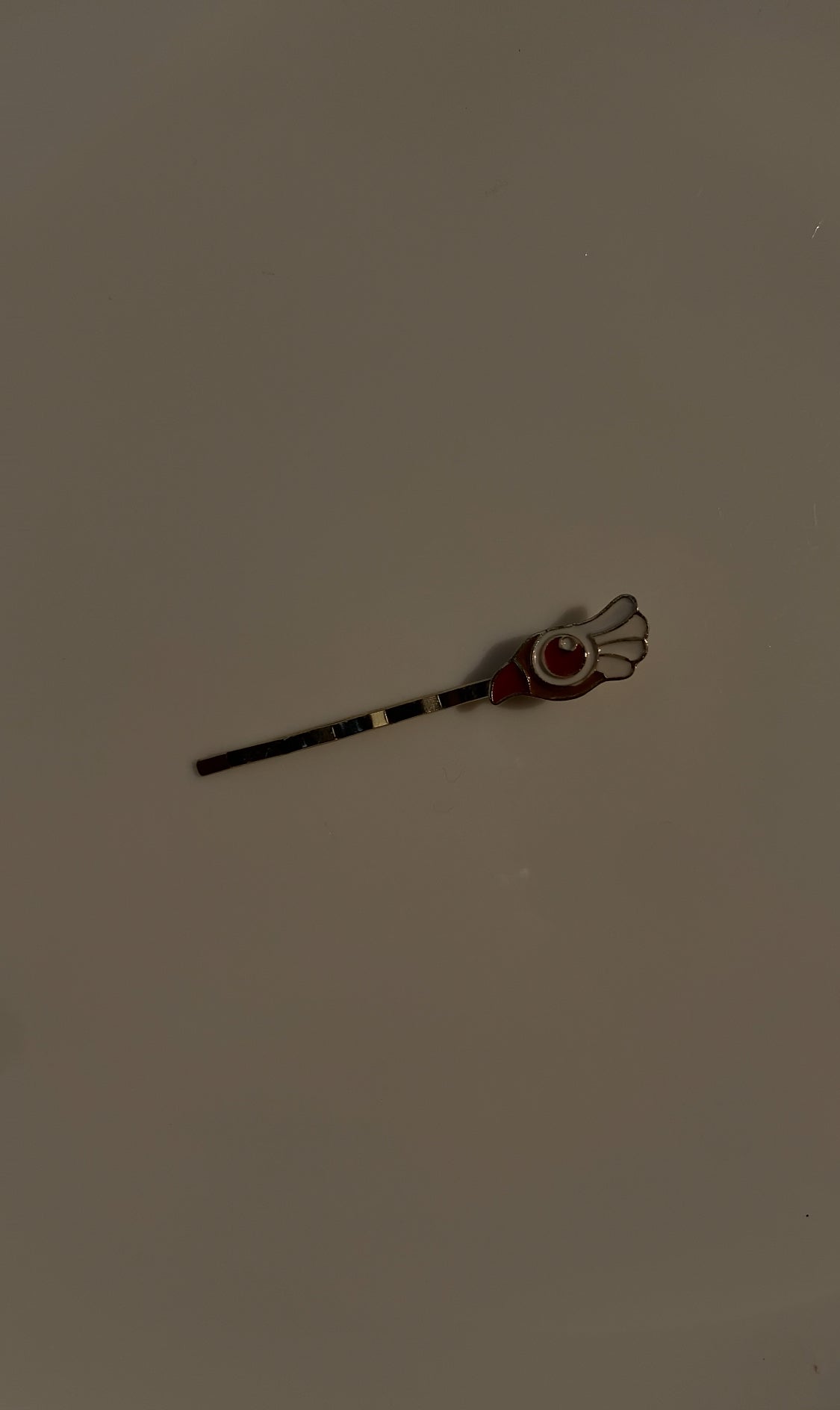 WHITE AND RED HAIR PIN