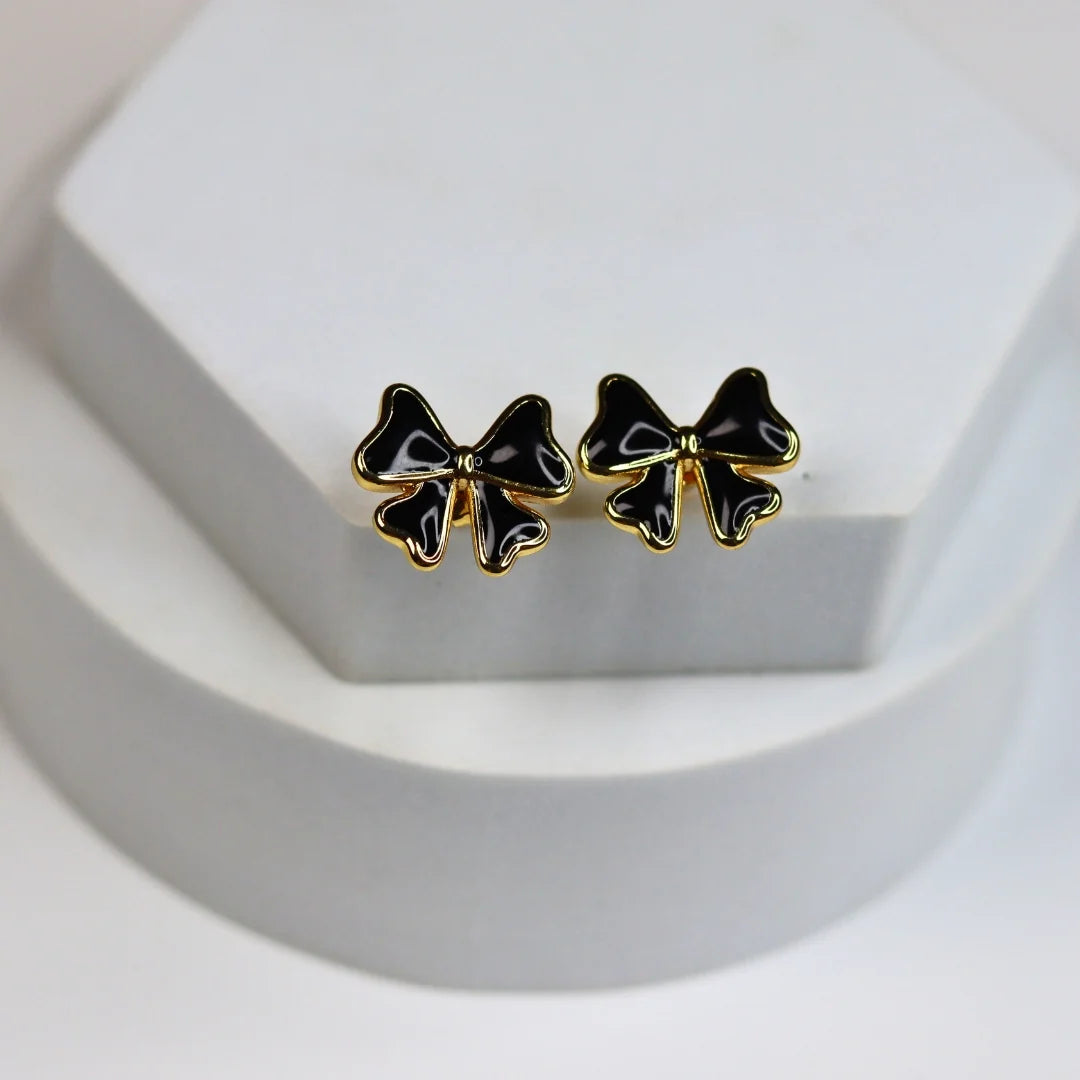 D3 BLACK BOW EAR STUDS