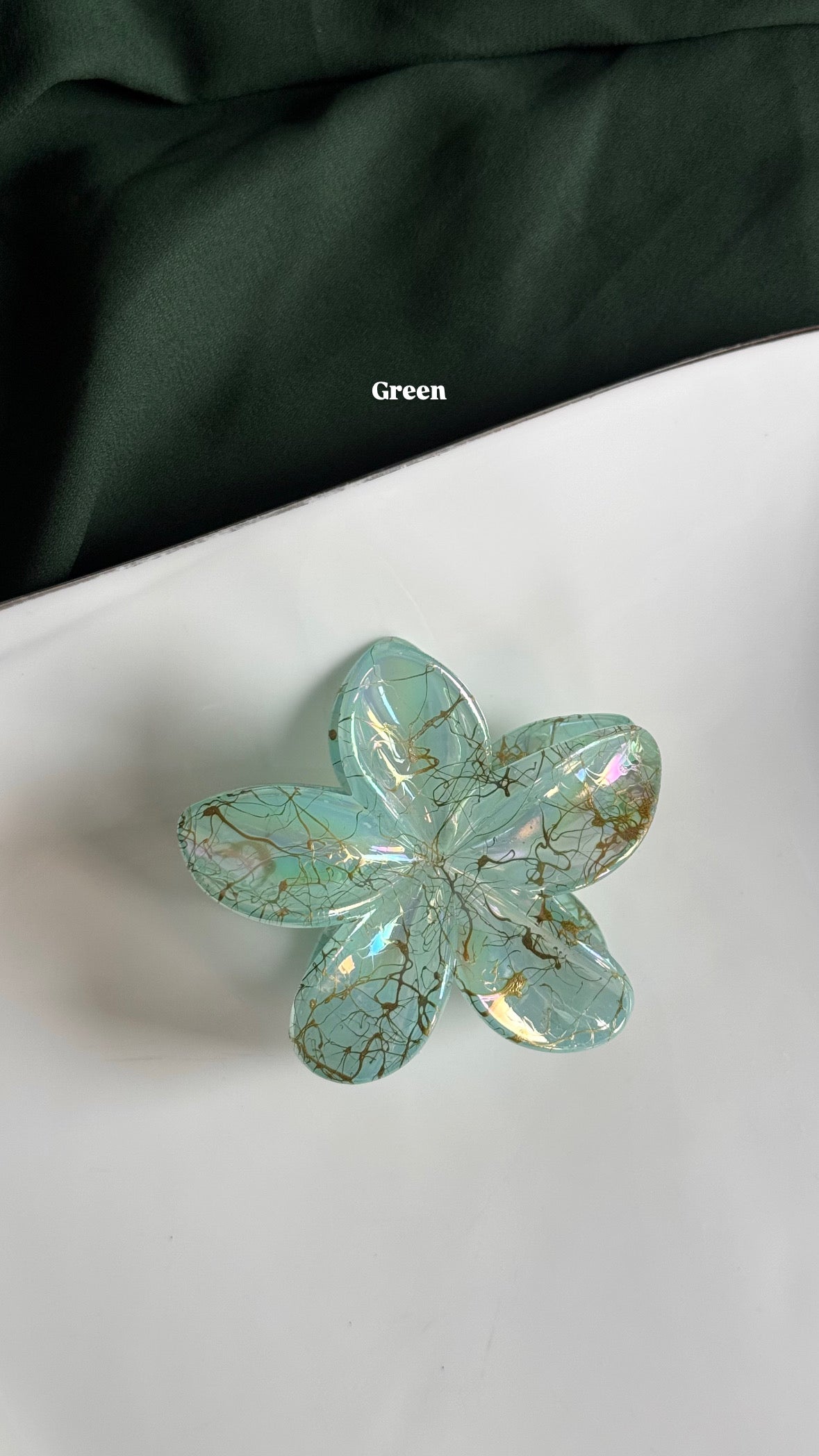 ACRYLIC FLOWER HAIR CLAW