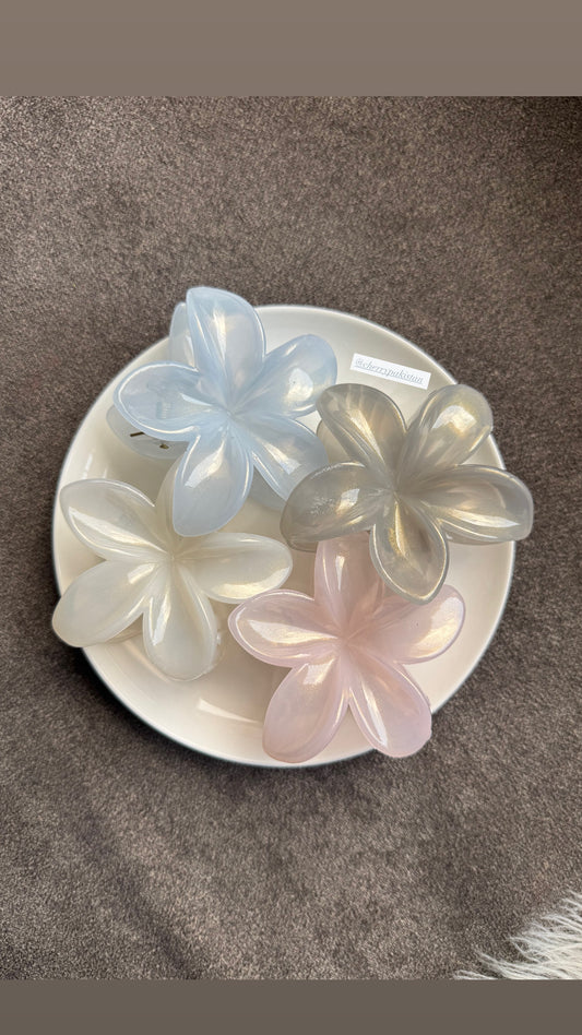 A158 PLAIN FLOWER HAIR CLAWS