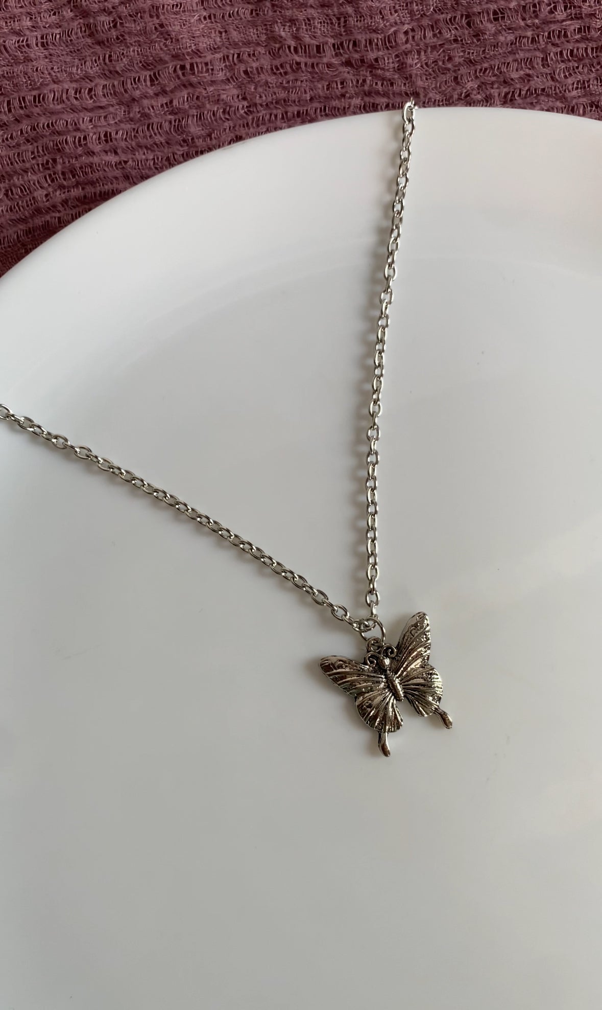 F36 SILVER BUTTERFLY NECKLACE PENDANT