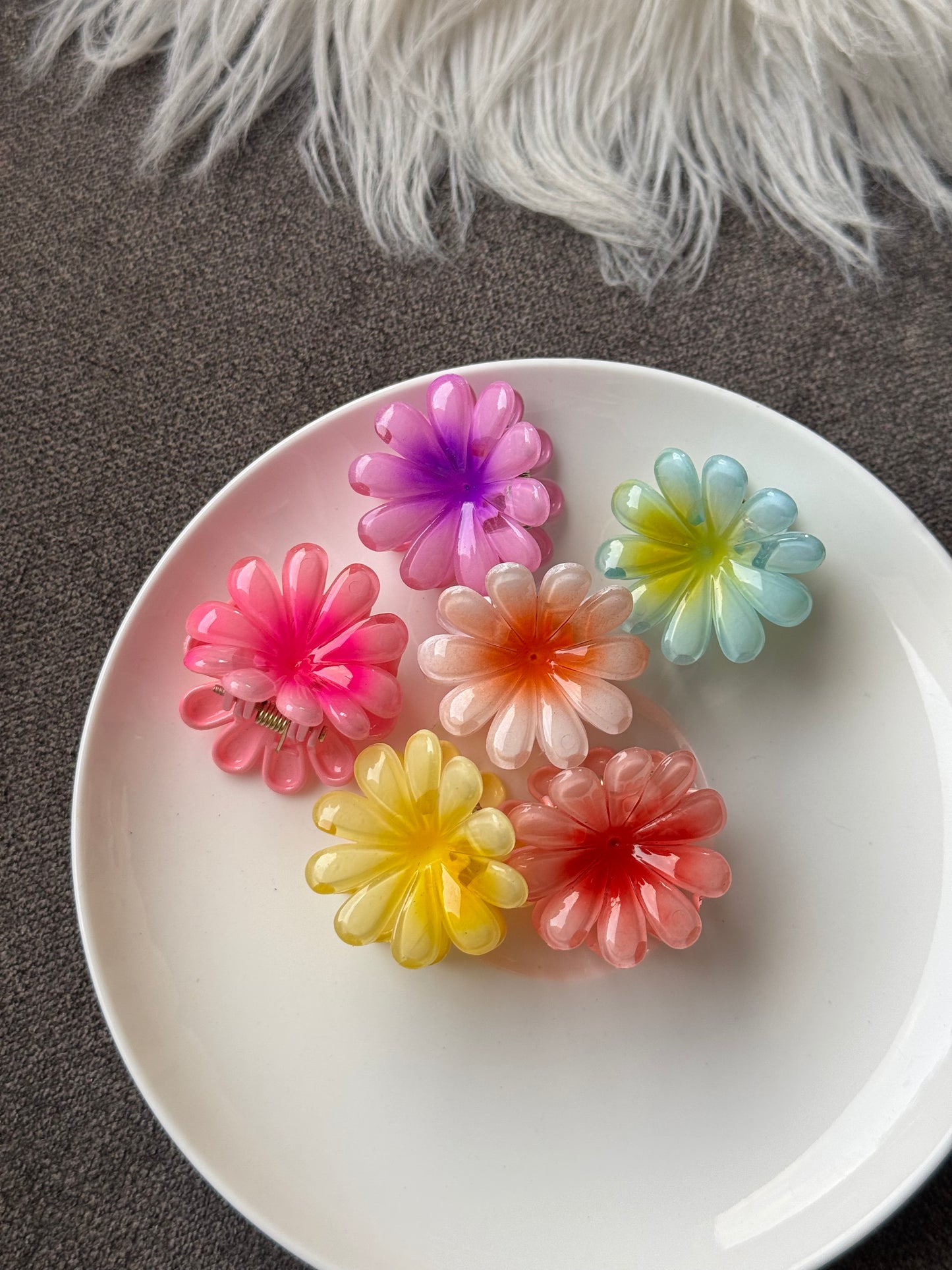 A159 SMALL FLORAL HAIR CLAWS