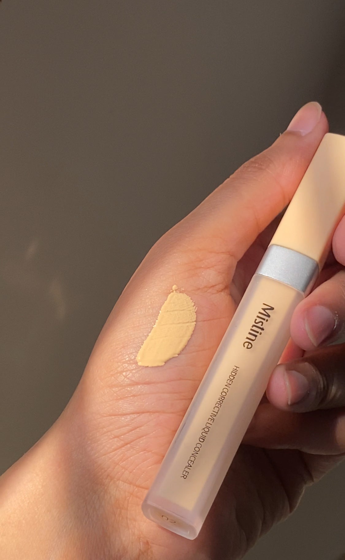 D MISTINE IVORY SUPER FAIR CONCEALER