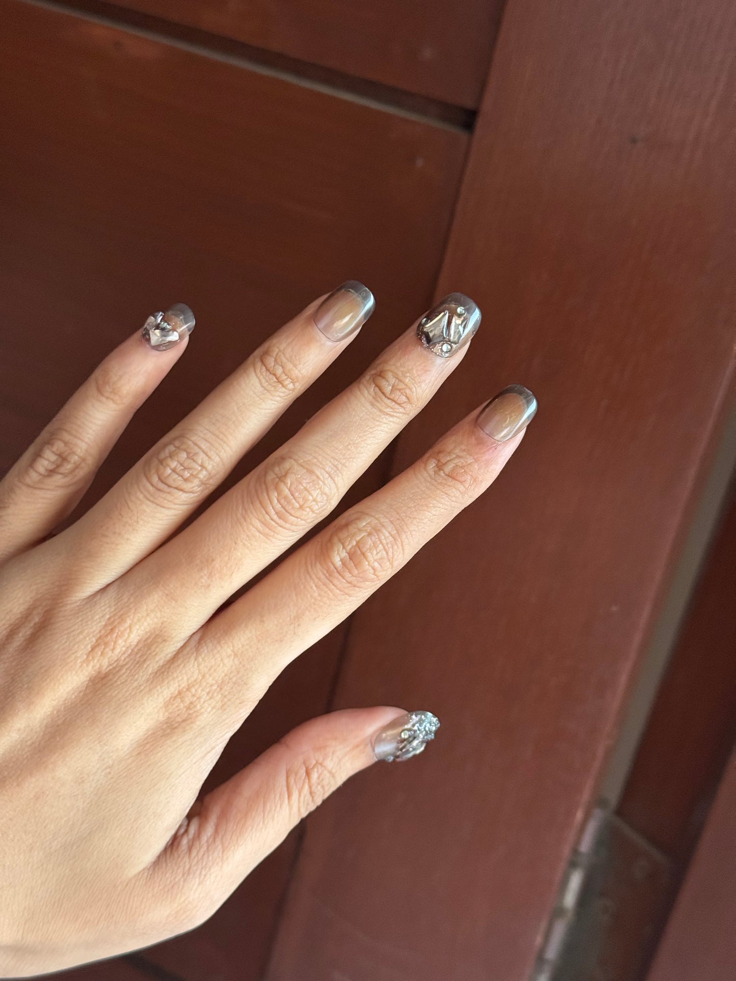 N2 GREY FANCY NAIL SET