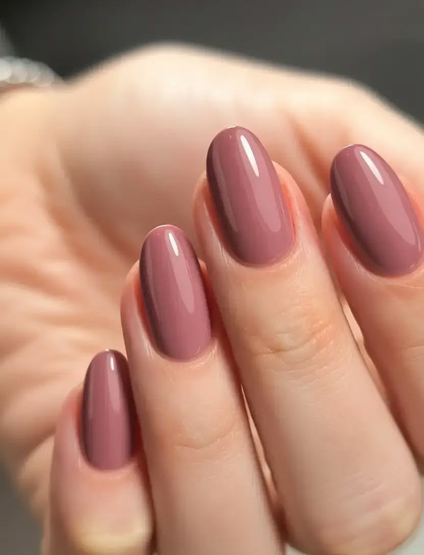 04 BEAUTY BRIEF NAIL COLOR