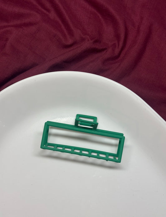 C10 METAL MEDIUM SIZED HAIR CLAW