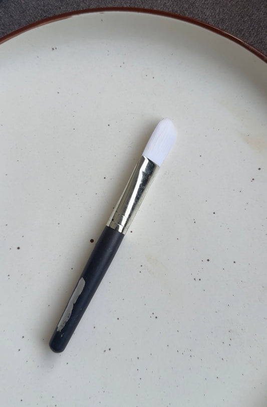 E305 MASK APPLYING BRUSH