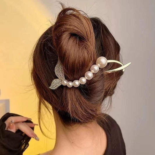 E107 METAL HAIR CLAW