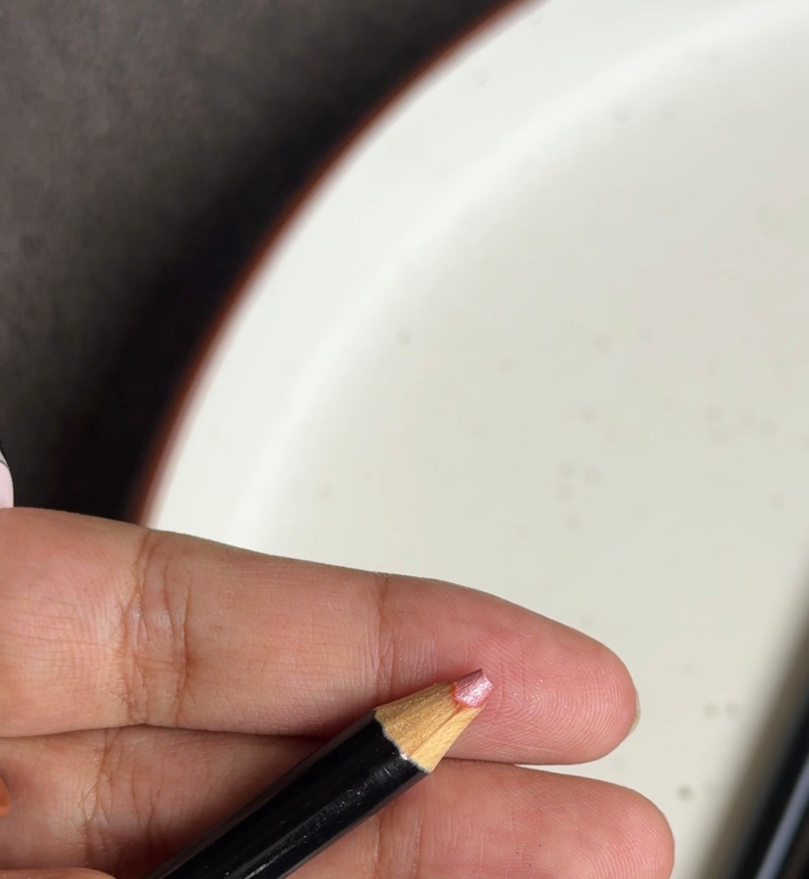 GLITTER EYE PENCIL