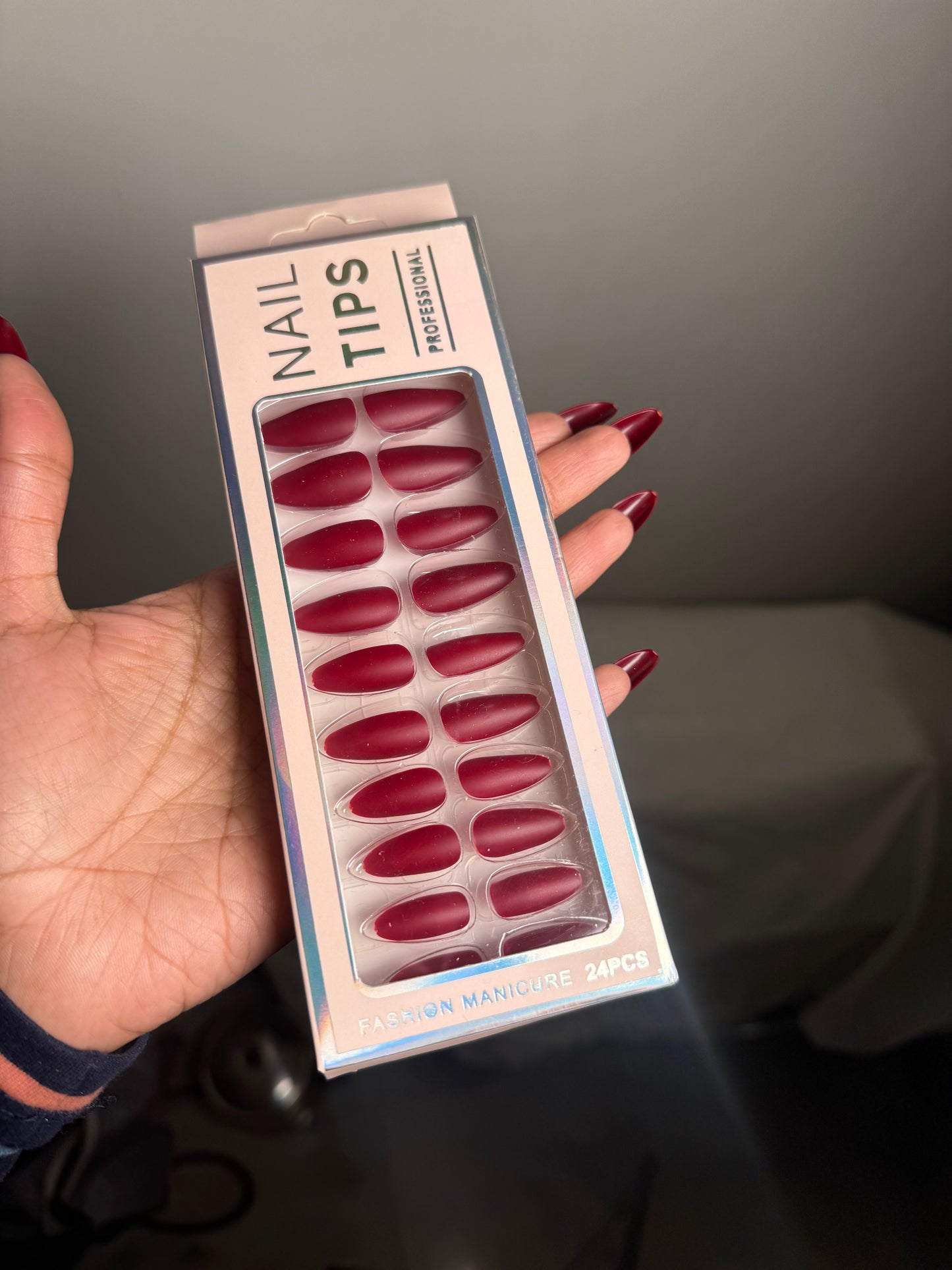 24 PIECES MAROON NAIL SET WITH STICKER SET