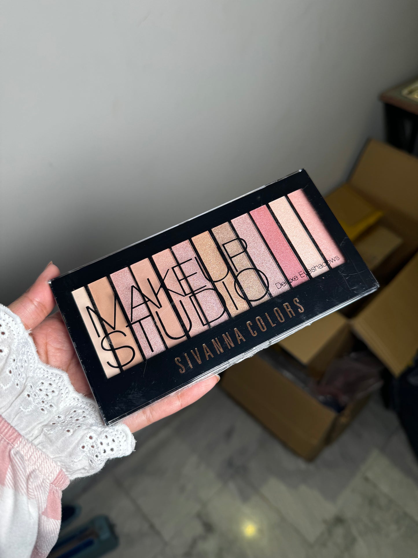 02 DELUXE EYESHADOW PALETTE