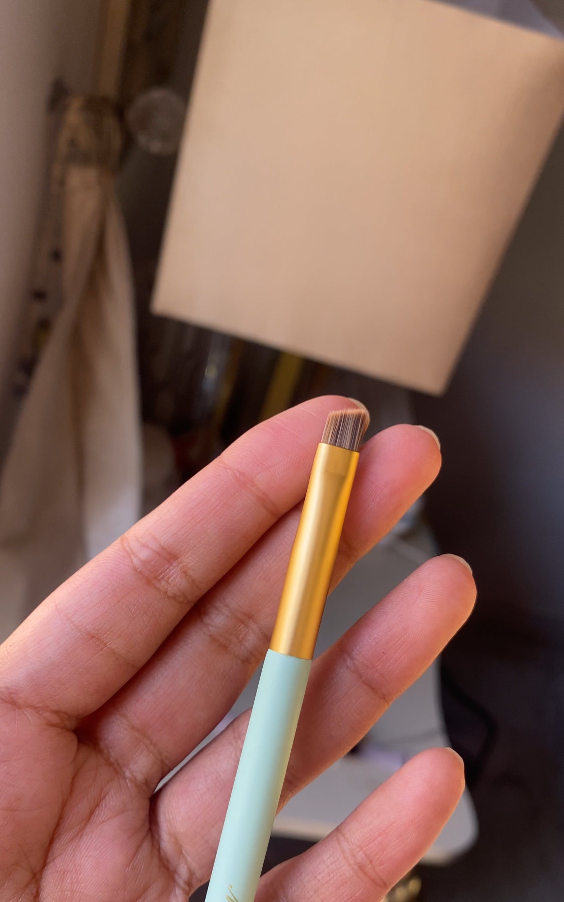 (D) MINT BEAR 🐻 ANGLED EYELINER BRUSH