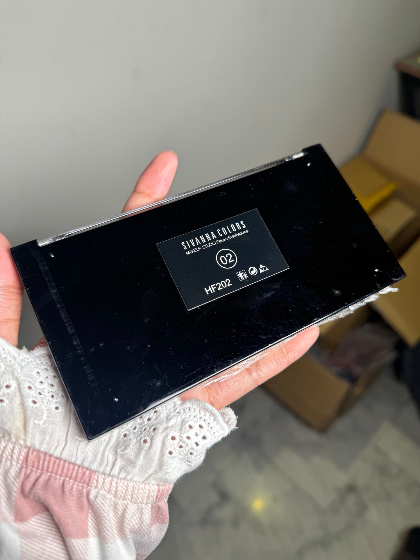 02 DELUXE EYESHADOW PALETTE