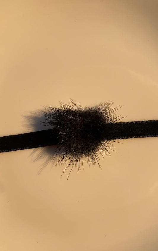 BLACK VELVET FUR CHOKER