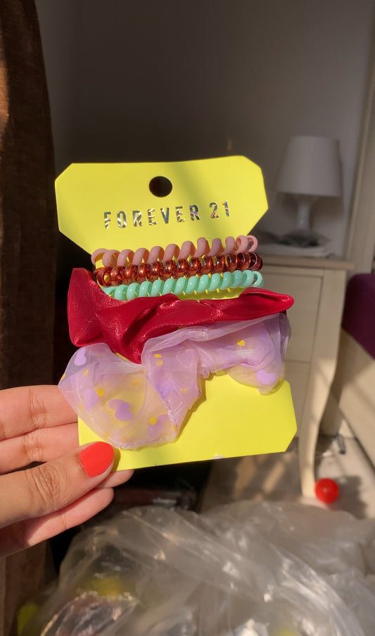 A19 FOREVER 21 SCRUNCHIE SET