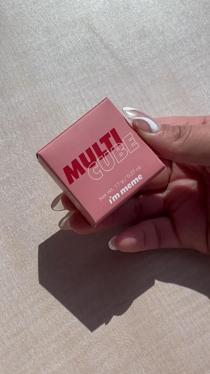 MULTI CUBE MINI EYESHADOW AND HIGHLIGHTER PALETTE