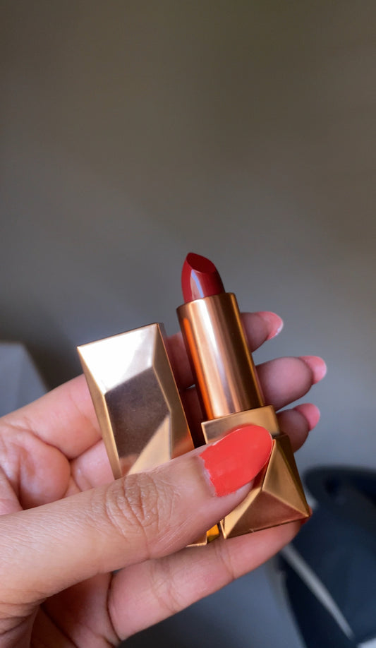D 02 MORECOOL MAROON LIPSTICK
