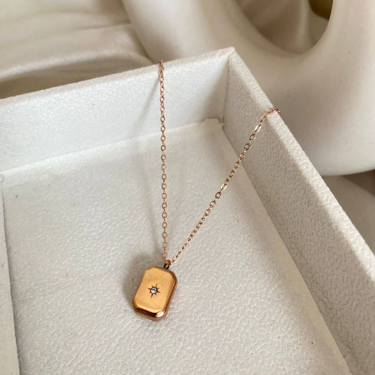 E55 NECKLACE