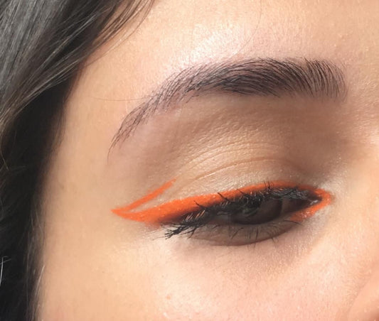 ORANGE EYELINER