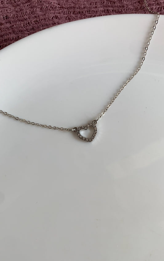 F33 SILVER HEART NECKLACE PENDANT