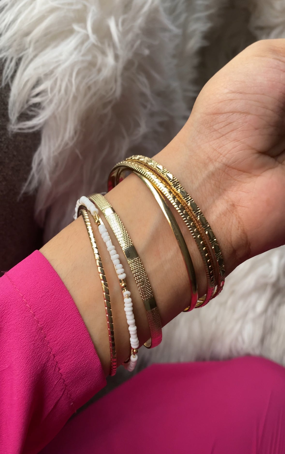 F17 GOLDEN AND WHITE BANGLES SET