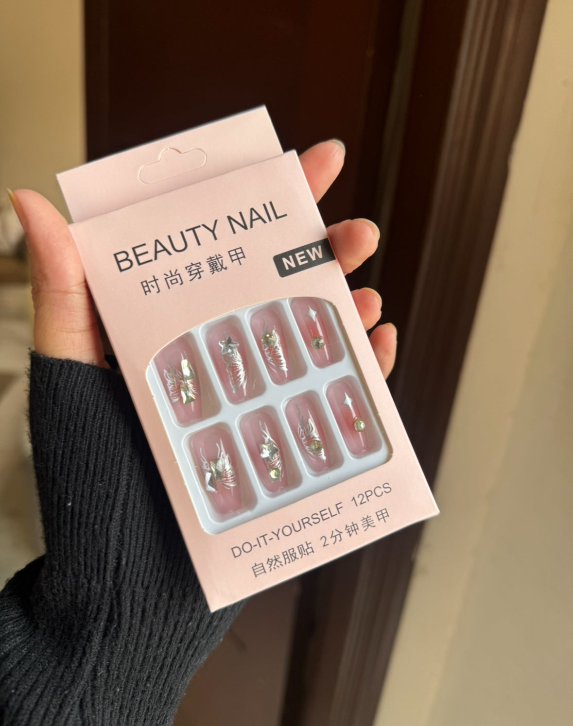 C29 NAIL SET WITH STICKER PACK (12 PIECES)
