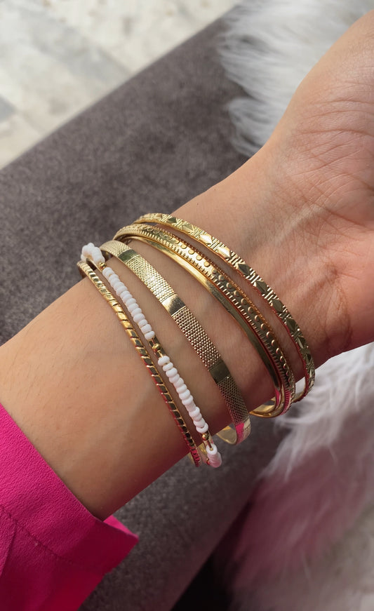 F17 GOLDEN AND WHITE BANGLES SET