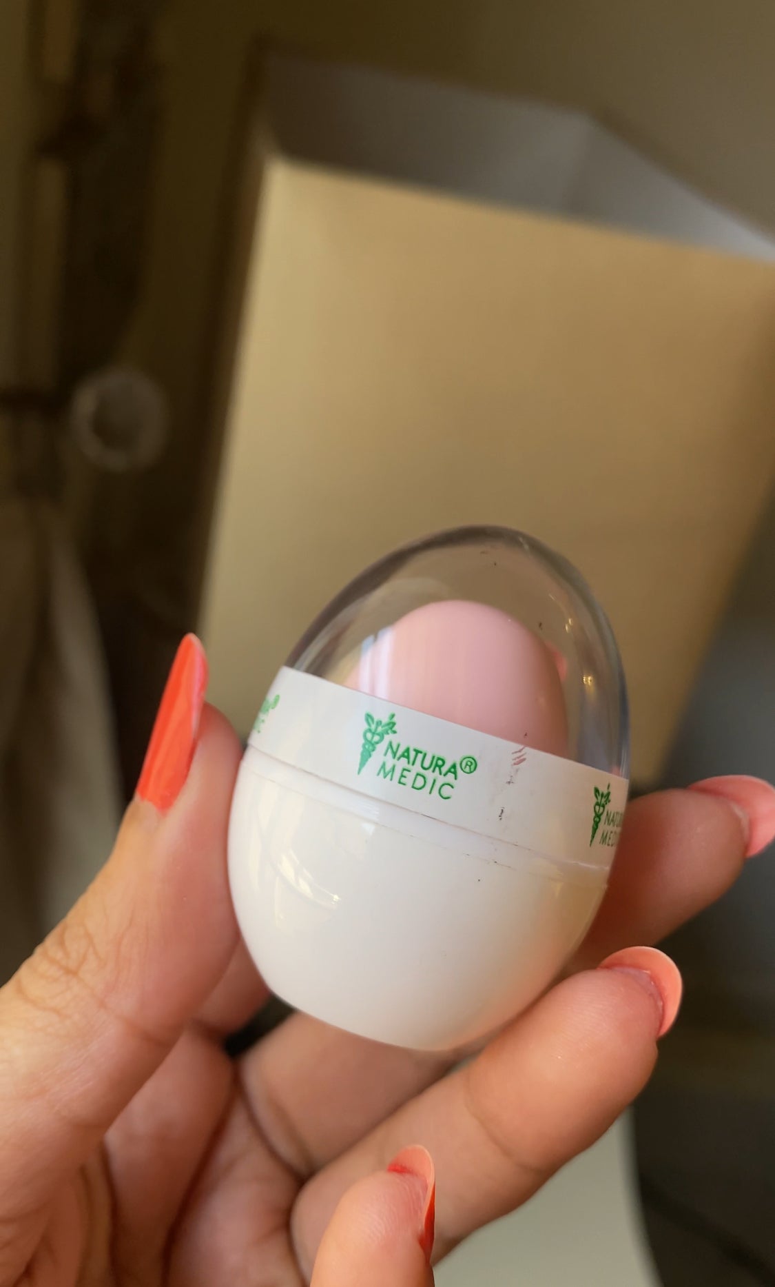 (D) NATURA MEDIC EGG LIP BALM