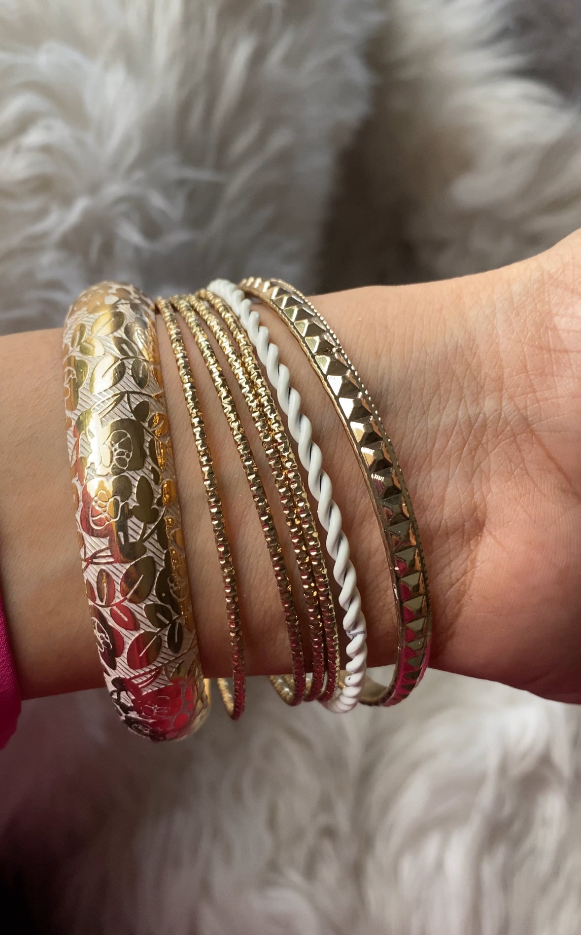 F27 WHITE AND GOLD BANGLES SET