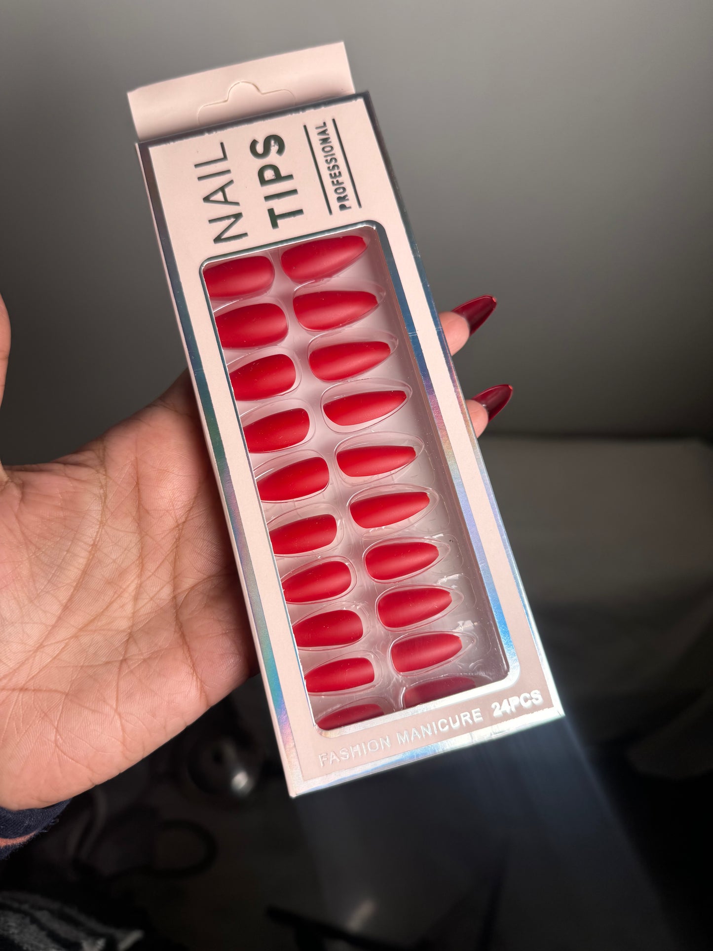 24 PIECES RED NAIL SET WITH STICKER SET