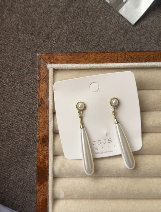 D163 EARRINGS