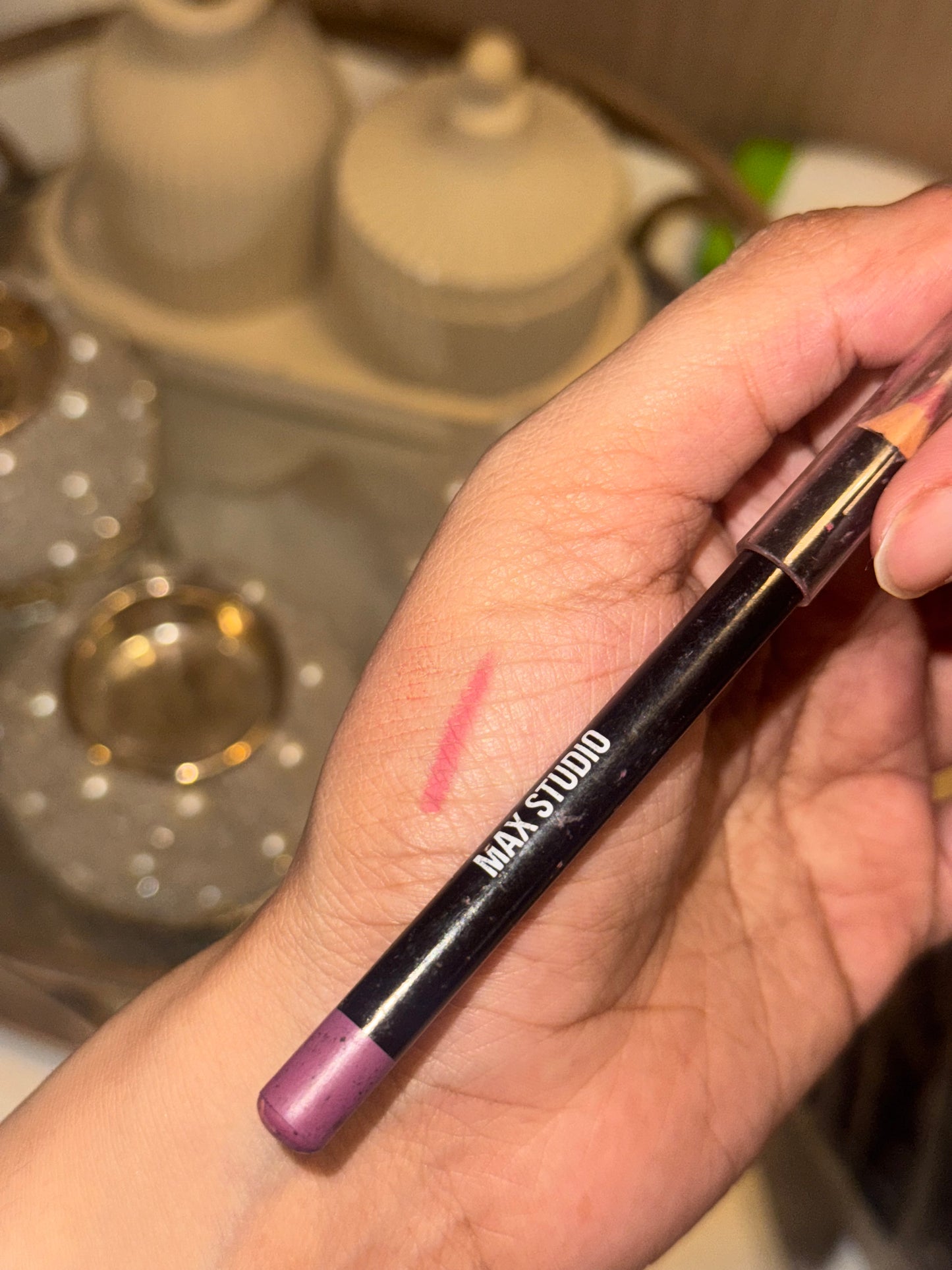01 MAX STUDIO LIP LINER