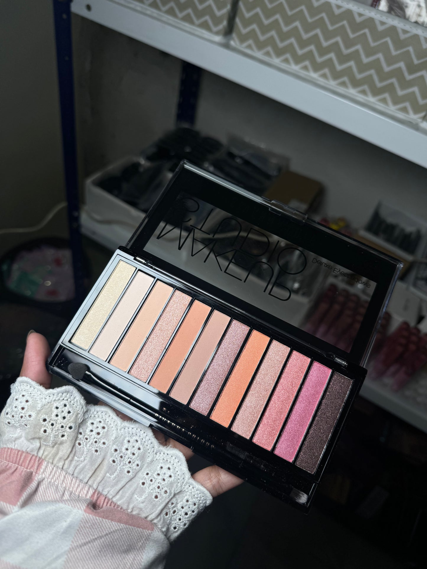 01 DELUXE EYESHADOW PALETTE