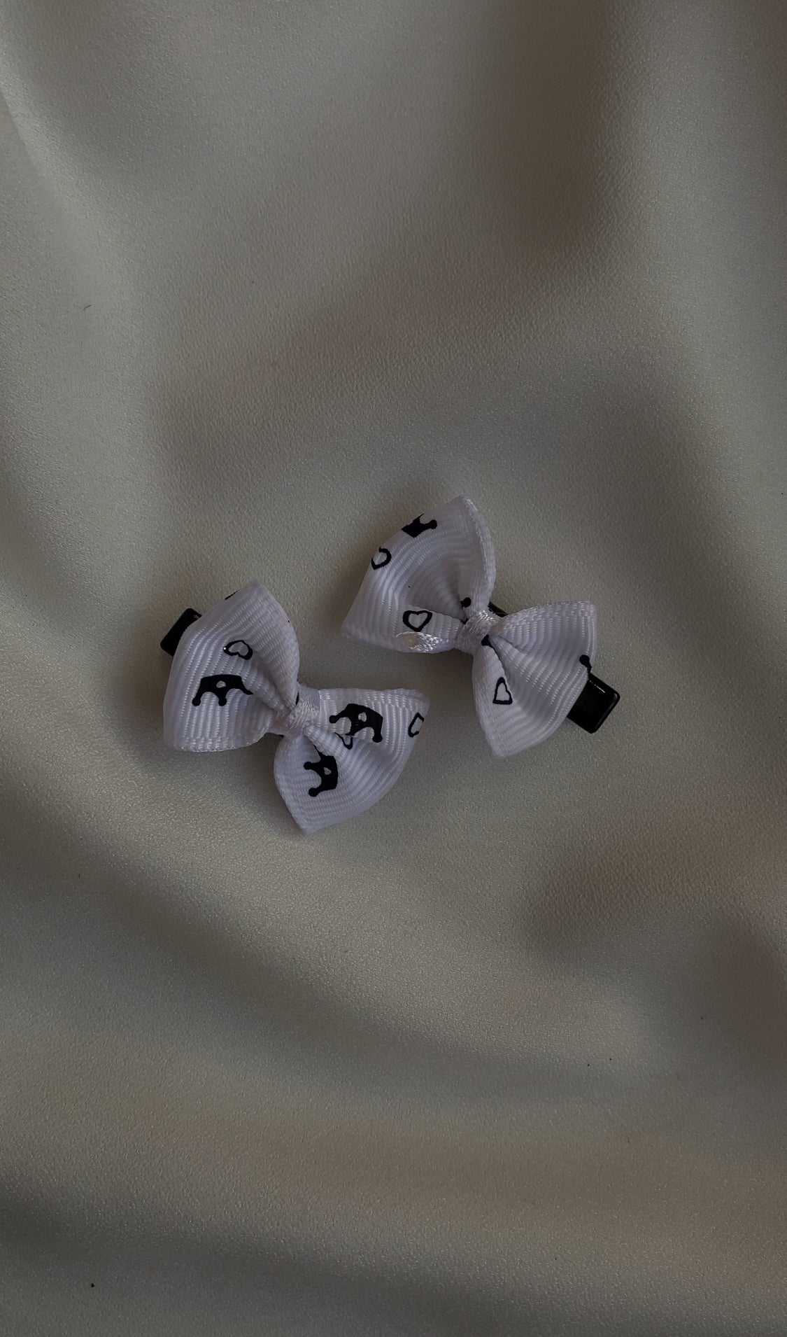 MINI WHITE HAIR BOW CLIP PAIR