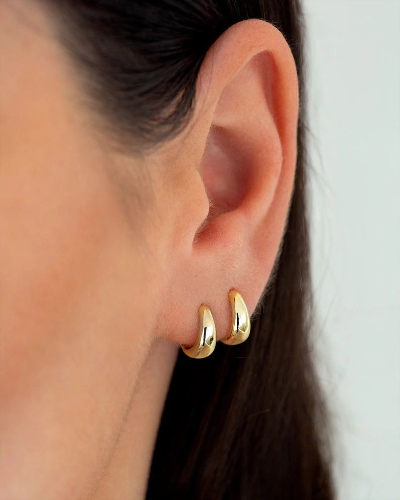 GOLDEN SMALL HOOPS