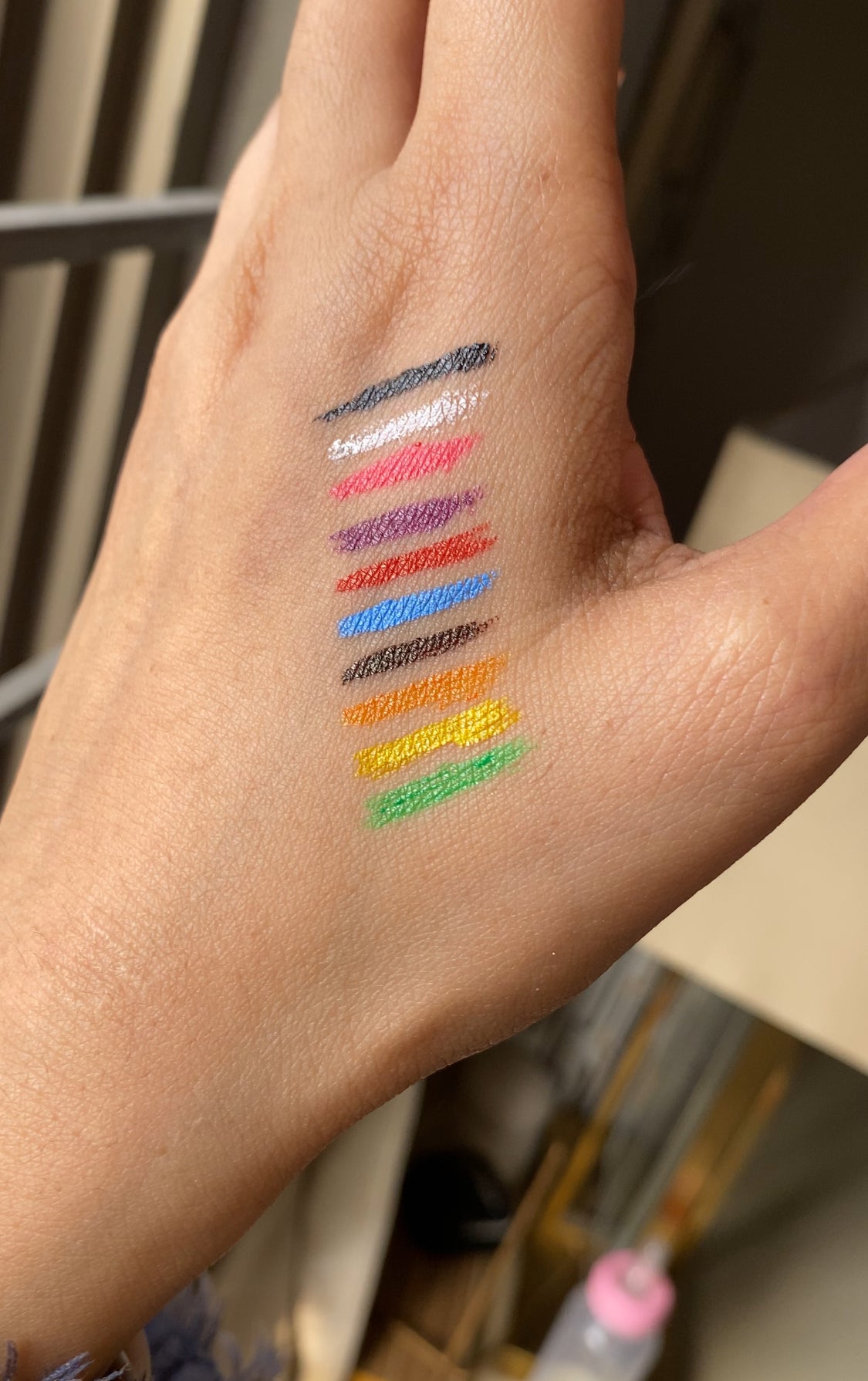 E COLORFUL EYELINERS