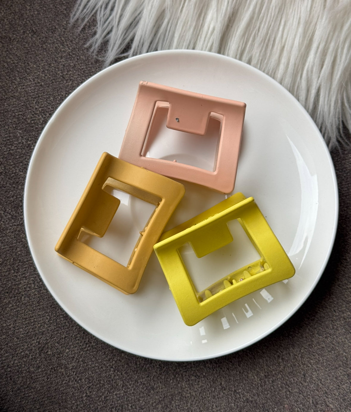SQUARE HAIR CLAW