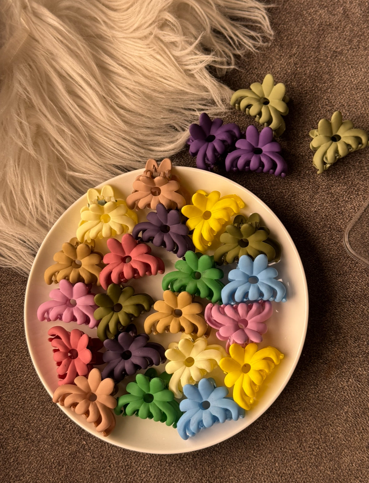C209 SMALL HAIR CLAWS